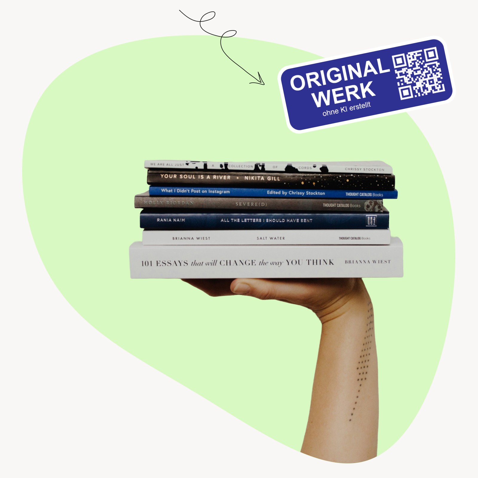 hand-haelt-buecherstapel-mit-originalwerk-siegel